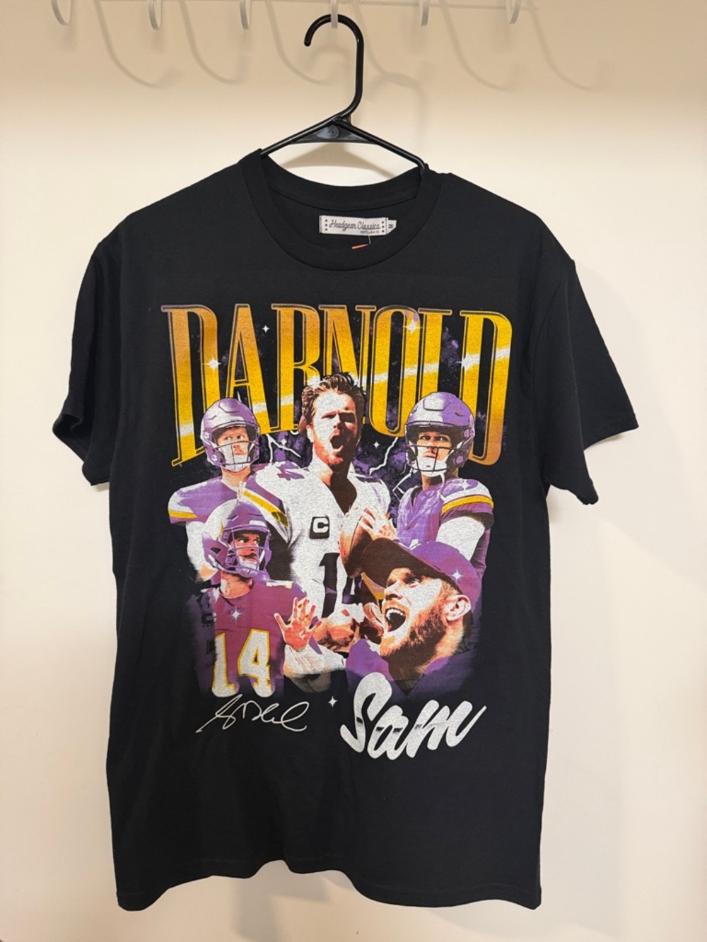 🏈🏈🏈  Sam Darnold Black Graphic Short Sleeve Tee